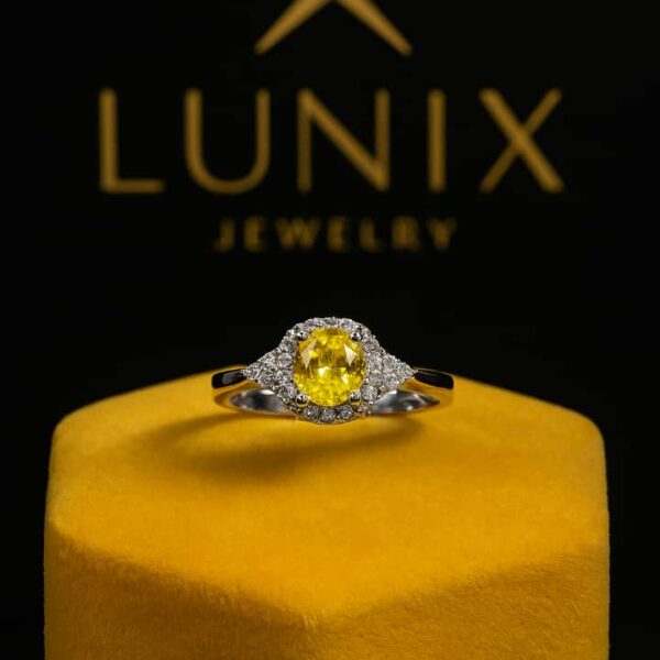 انگشتر-نگین-زرد-زنانه